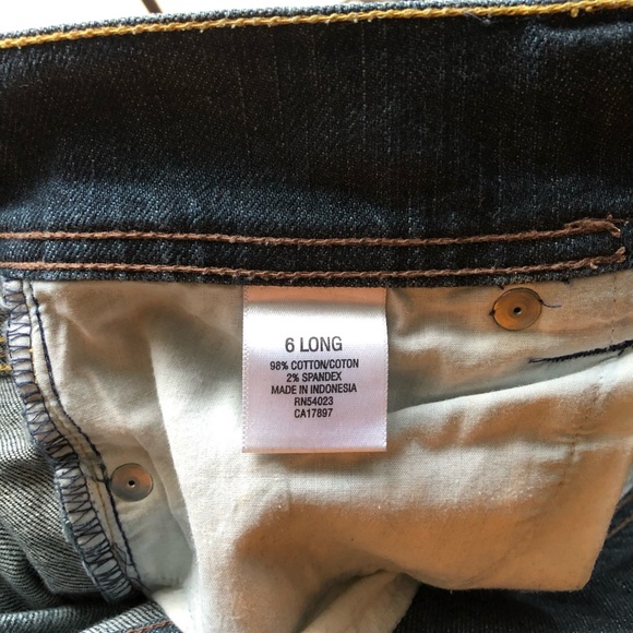 Old Navy Ultra Lowrise Skinny jeans - Picture 3 of 5